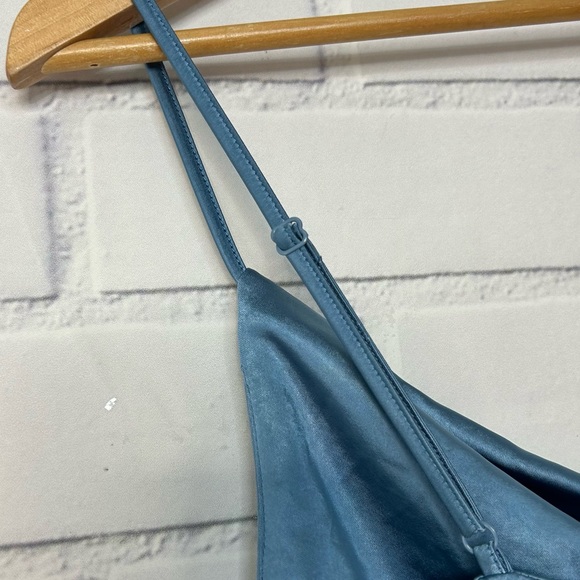 Elliatt Jacinda Dress in Cadet Blue size Extra Small - Picture 8 of 10